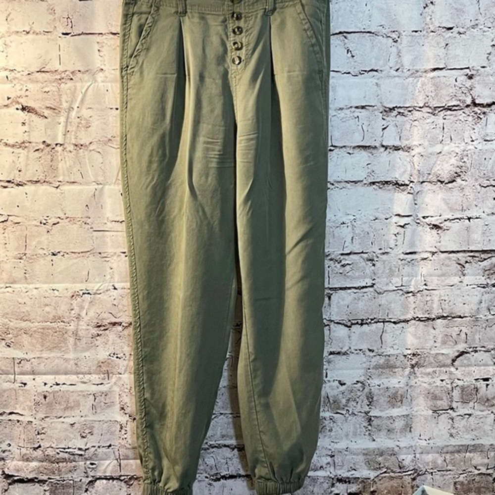 Womens Cest 1946 elastic waist pants. Army Green Belt Loops Small (C-19)